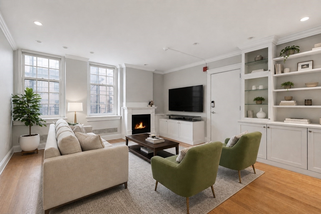180 Commonwealth Ave, Boston, Massachusetts, 2 Bedrooms Bedrooms, 4 Rooms Rooms,1 BathroomBathrooms,Residential,For Sale,Commonwealth Ave,73513549