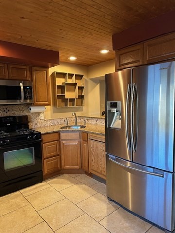 4 Linda Circle, Shrewsbury, Massachusetts, 2 Bedrooms Bedrooms, 4 Rooms Rooms,1 BathroomBathrooms,Residential Lease,For Rent,Linda Circle,73512879