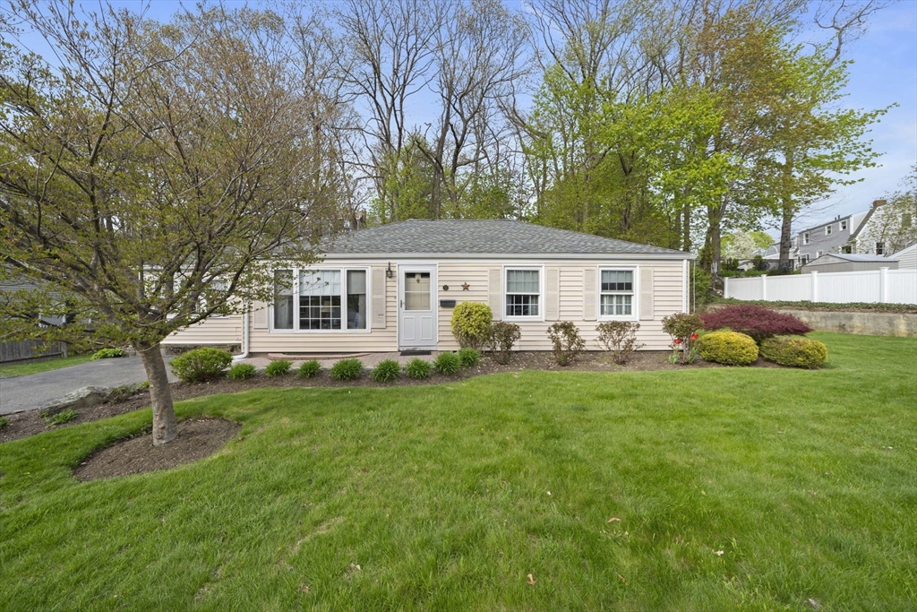 11 Old Country Way, Weymouth, Massachusetts, 3 Bedrooms Bedrooms, 7 Rooms Rooms,1 BathroomBathrooms,Residential,For Sale,Old Country Way,73513217