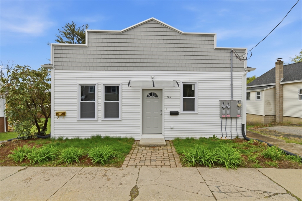 25 Bourne St., Palmer, Massachusetts, 5 Bedrooms Bedrooms, 8 Rooms Rooms,2 BathroomsBathrooms,Residential Income,For Sale,Bourne St.,73513281
