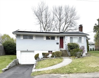 26 Mcdevitt Road, Randolph, Massachusetts, 3 Bedrooms Bedrooms, 7 Rooms Rooms,2 BathroomsBathrooms,Residential,For Sale,Mcdevitt Road,73513613