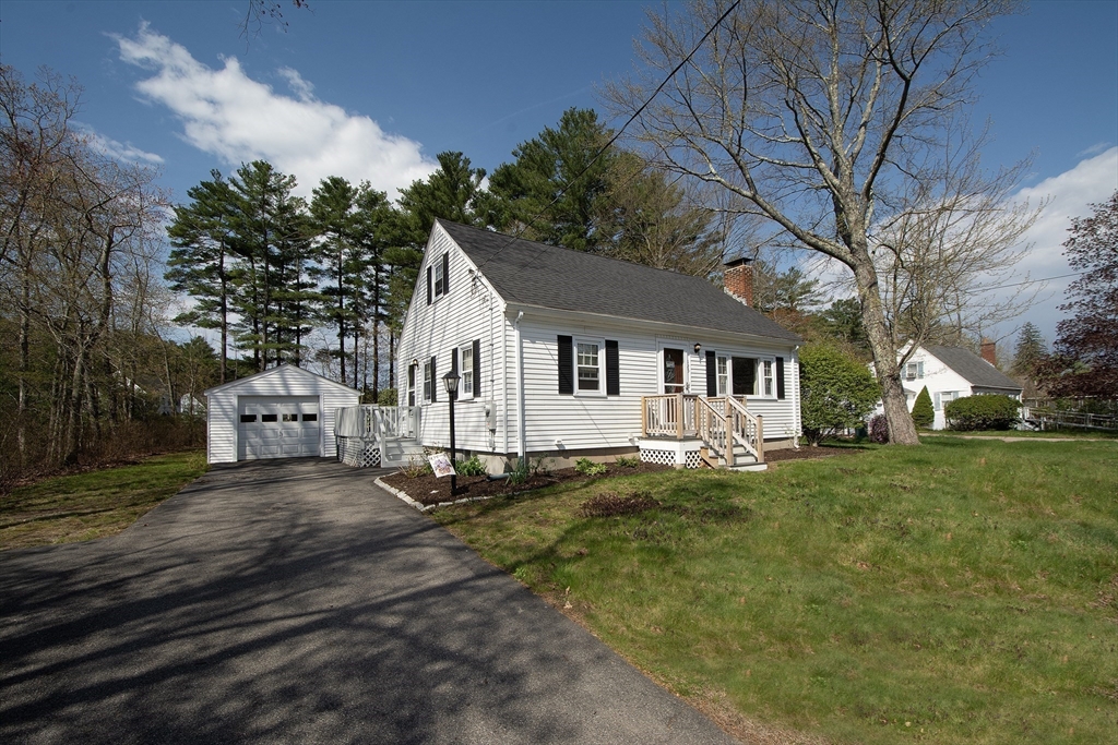 125 High Street, Abington, Massachusetts, 3 Bedrooms Bedrooms, 7 Rooms Rooms,1 BathroomBathrooms,Residential,For Sale,High Street,73513637