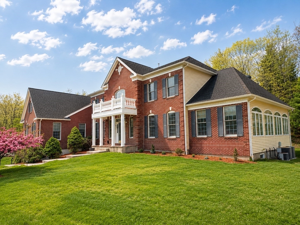 4 Summit Way, Hopkinton, Massachusetts, 4 Bedrooms Bedrooms, 12 Rooms Rooms,4.5 BathroomsBathrooms,Residential,For Sale,Summit Way,73513206