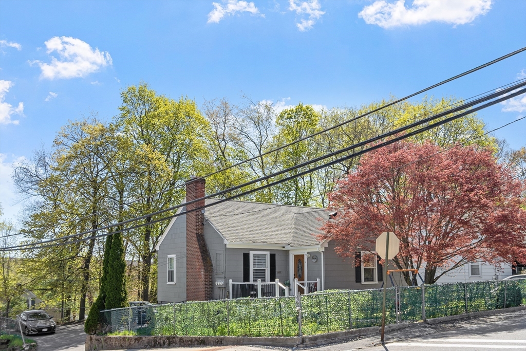 159 East St, Fitchburg, Massachusetts, 5 Bedrooms Bedrooms, 12 Rooms Rooms,2 BathroomsBathrooms,Residential Income,For Sale,East St,73513642