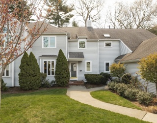 26 Bay Farm Rd, Duxbury, Massachusetts, 2 Bedrooms Bedrooms, 6 Rooms Rooms,2.5 BathroomsBathrooms,Residential,For Sale,Bay Farm Rd,73513394