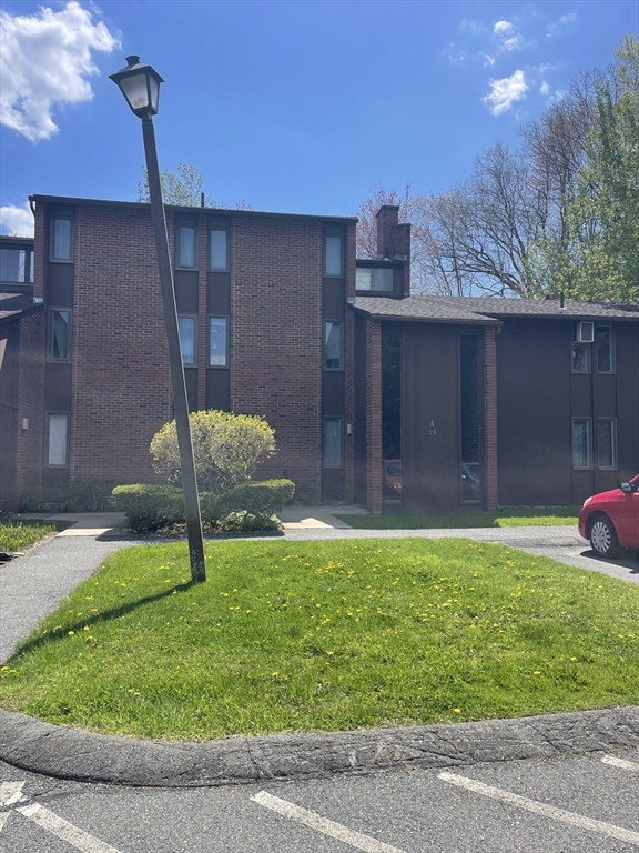 222 North East St, Amherst, Massachusetts, 2 Bedrooms Bedrooms, 4 Rooms Rooms,1 BathroomBathrooms,Residential,For Sale,North East St,73513004