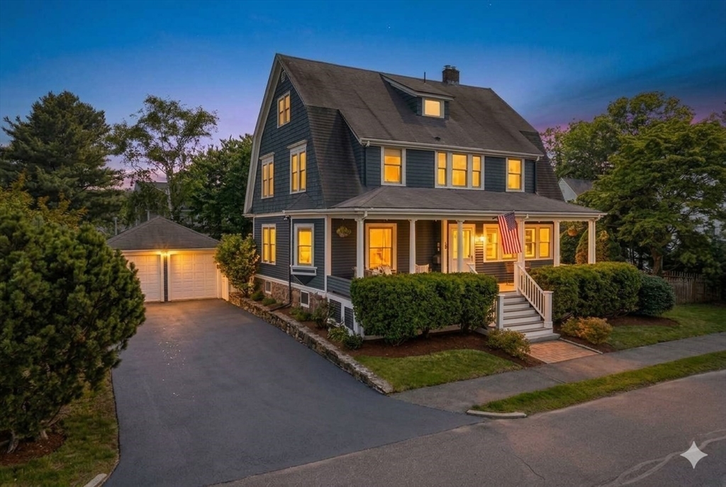 39 Clifton Avenue, Marblehead, Massachusetts, 4 Bedrooms Bedrooms, 10 Rooms Rooms,2.5 BathroomsBathrooms,Residential,For Sale,Clifton Avenue,73513242