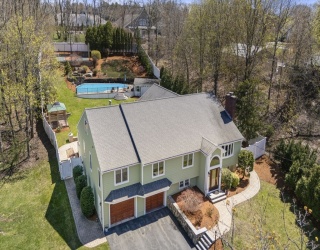 7 Michelle Drive, Burlington, Massachusetts, 5 Bedrooms Bedrooms, 15 Rooms Rooms,4 BathroomsBathrooms,Residential,For Sale,Michelle Drive,73513517