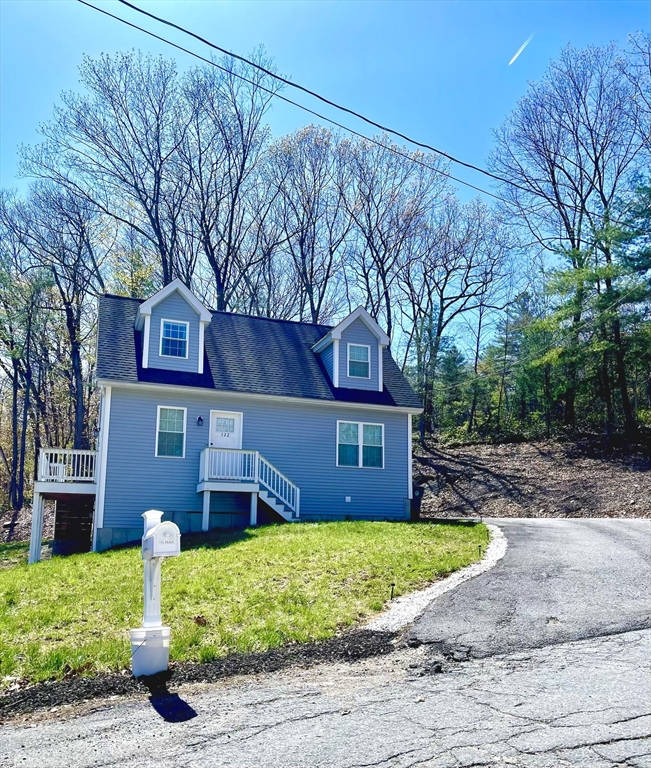 122 Swan Ave, Fitchburg, Massachusetts, 3 Bedrooms Bedrooms, 5 Rooms Rooms,2 BathroomsBathrooms,Residential,For Sale,Swan Ave,73513246