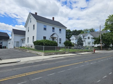 192 Hildreth St, Lowell, Massachusetts, 4 Bedrooms Bedrooms, 8 Rooms Rooms,3 BathroomsBathrooms,Residential,For Sale,Hildreth St,73513248