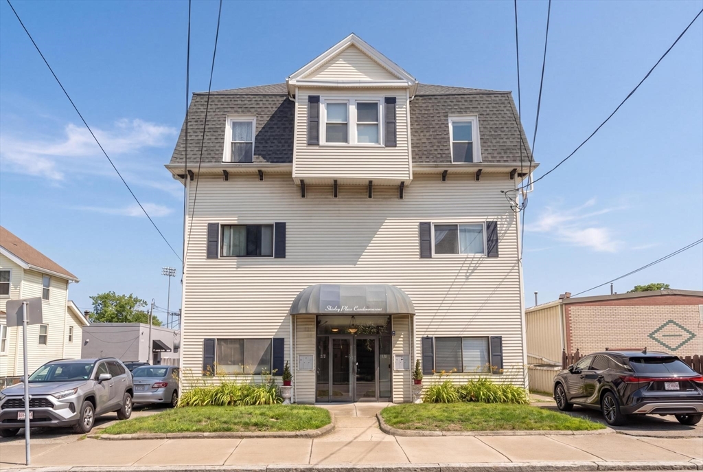 173-175 Shirley St, Winthrop, Massachusetts, 2 Bedrooms Bedrooms, 4 Rooms Rooms,1 BathroomBathrooms,Residential,For Sale,Shirley St,73513443