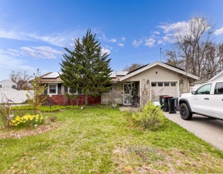 428 Hovenden Ave, Brockton, Massachusetts, 3 Bedrooms Bedrooms, 6 Rooms Rooms,1 BathroomBathrooms,Residential,For Sale,Hovenden Ave,73513361