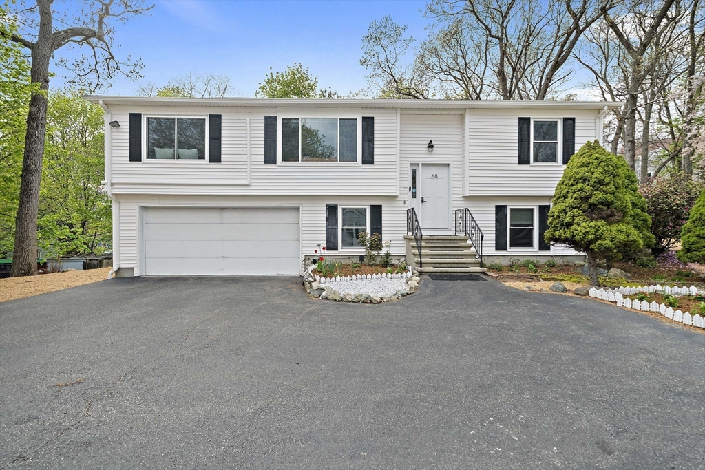 68 Dothan St, Arlington, Massachusetts, 3 Bedrooms Bedrooms, 6 Rooms Rooms,2 BathroomsBathrooms,Residential,For Sale,Dothan St,73513268
