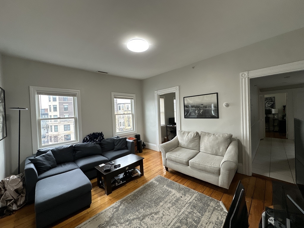602 Dorchester Ave, Boston, Massachusetts, 3 Bedrooms Bedrooms, 6 Rooms Rooms,1 BathroomBathrooms,Residential Lease,For Rent,Dorchester Ave,73513451