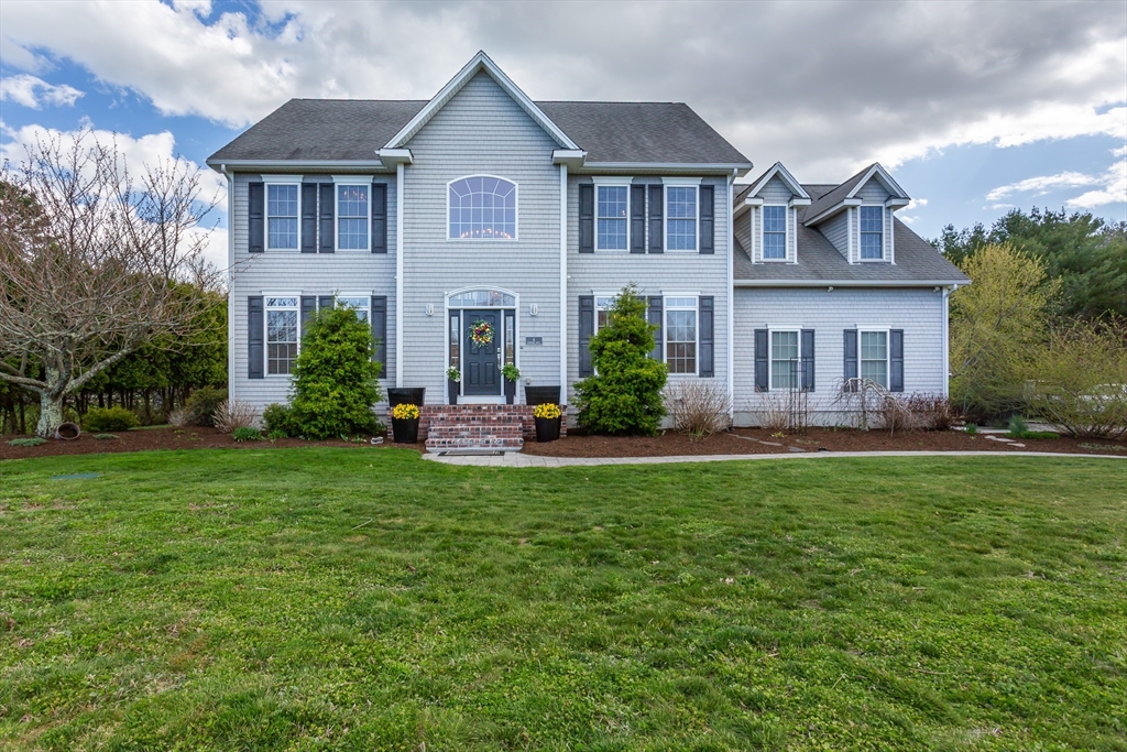 6 Evergreen Dr, Acushnet, Massachusetts, 4 Bedrooms Bedrooms, 12 Rooms Rooms,3.5 BathroomsBathrooms,Residential,For Sale,Evergreen Dr,73513548