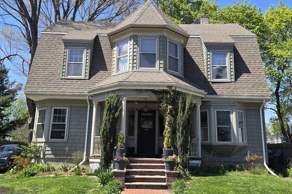42 Sheridan Street, Haverhill, Massachusetts, 4 Bedrooms Bedrooms, 8 Rooms Rooms,2 BathroomsBathrooms,Residential,For Sale,Sheridan Street,73513053