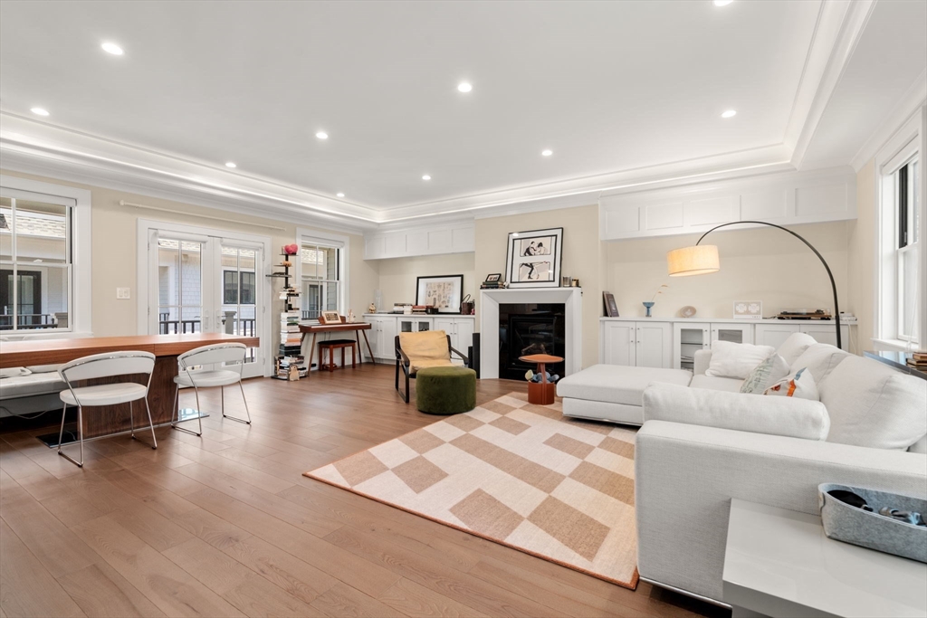 180 Adams St, Newton, Massachusetts, 3 Bedrooms Bedrooms, 6 Rooms Rooms,4 BathroomsBathrooms,Residential Lease,For Rent,Adams St,73513465