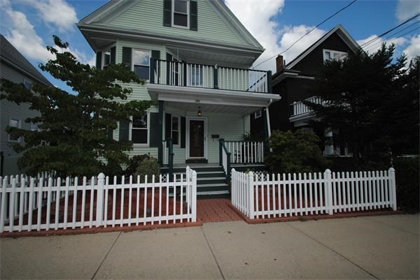 141 George St, Medford, Massachusetts, 5 Bedrooms Bedrooms, 9 Rooms Rooms,1.5 BathroomsBathrooms,Residential,For Sale,George St,73465478