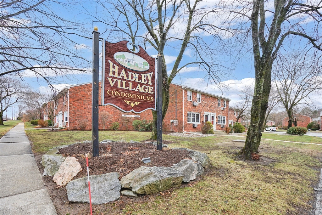 540 Granby Rd, South Hadley, Massachusetts, 2 Bedrooms Bedrooms, 5 Rooms Rooms,1.5 BathroomsBathrooms,Residential,For Sale,Granby Rd,73490902