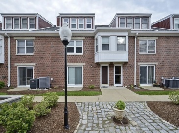 142 Quincy Shore Dr, Quincy, Massachusetts, 2 Bedrooms Bedrooms, 5 Rooms Rooms,2.5 BathroomsBathrooms,Residential,For Sale,Quincy Shore Dr,73484556 142 Quincy Shore Dr, Quincy, Massachusetts, 2 Bedrooms Bedrooms, 5 Rooms Rooms,2.5 BathroomsBathrooms,Residential,For Sale,Quincy Shore Dr,73484556