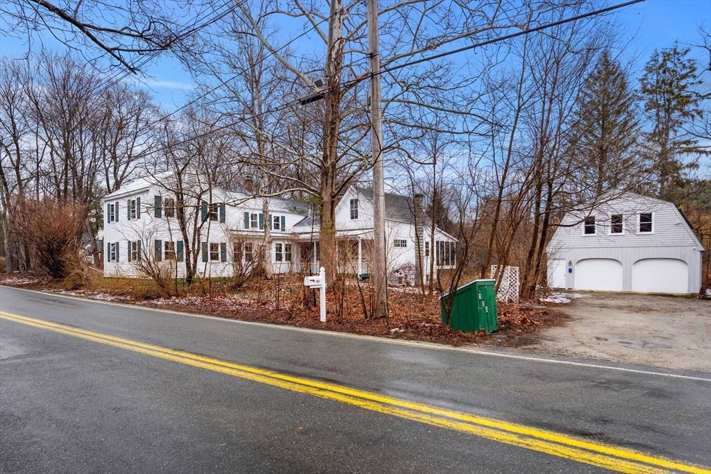 104 Mill St, Groton, Massachusetts, 3 Bedrooms Bedrooms, 7 Rooms Rooms,2.5 BathroomsBathrooms,Residential,For Sale,Mill St,73491269