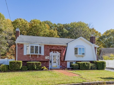 109 Merryknoll Road, Weymouth, Massachusetts, 2 Bedrooms Bedrooms, 4 Rooms Rooms,2 BathroomsBathrooms,Residential,For Sale,Merryknoll Road,73447254