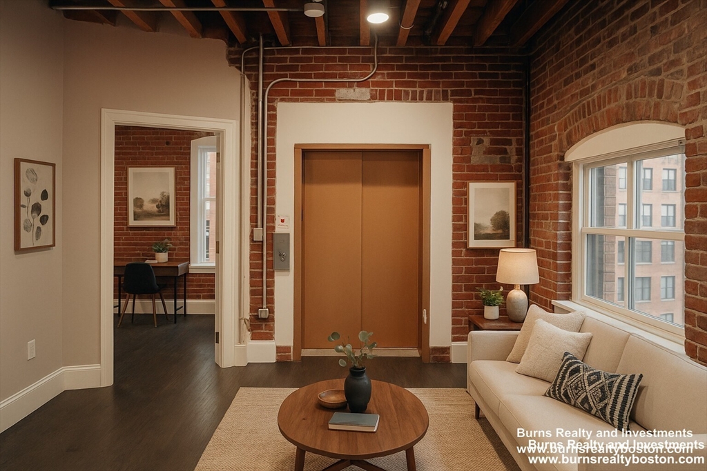 281 Franklin Street, Boston, Massachusetts, 1 Bedroom Bedrooms, 2 Rooms Rooms,1 BathroomBathrooms,Residential Lease,For Rent,Franklin Street,73513739