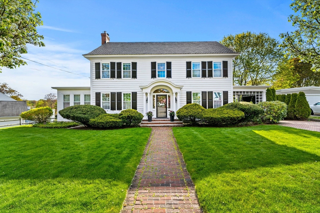 57 Garden Rd, Lowell, Massachusetts, 4 Bedrooms Bedrooms, 8 Rooms Rooms,2.5 BathroomsBathrooms,Residential,For Sale,Garden Rd,73513762