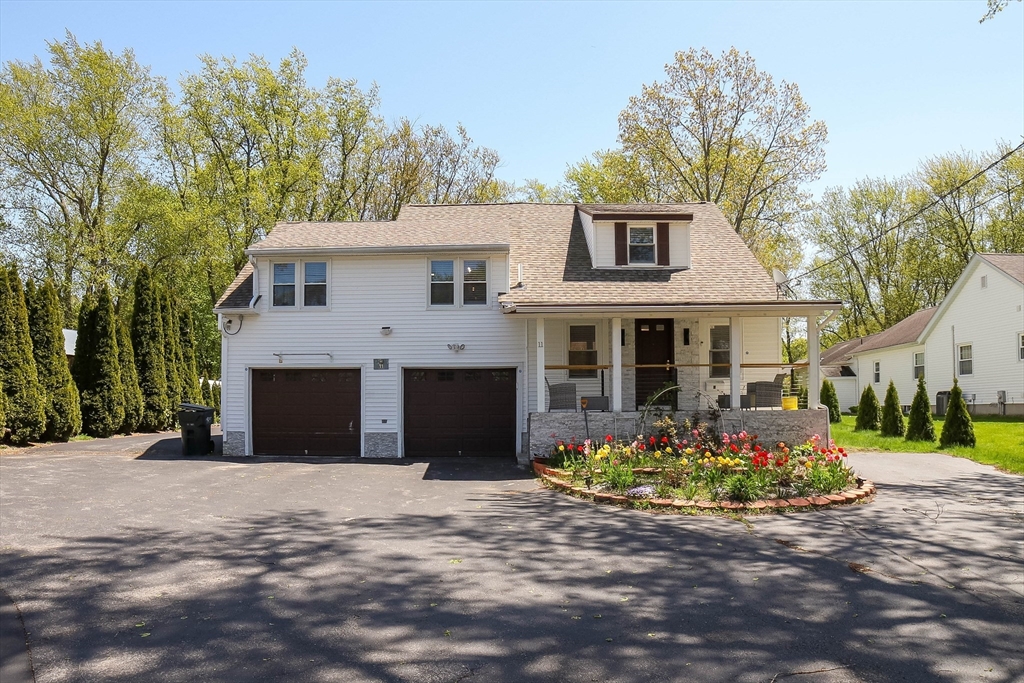 11 Hampton St, Auburn, Massachusetts, 5 Bedrooms Bedrooms, 10 Rooms Rooms,3.5 BathroomsBathrooms,Residential,For Sale,Hampton St,73513774