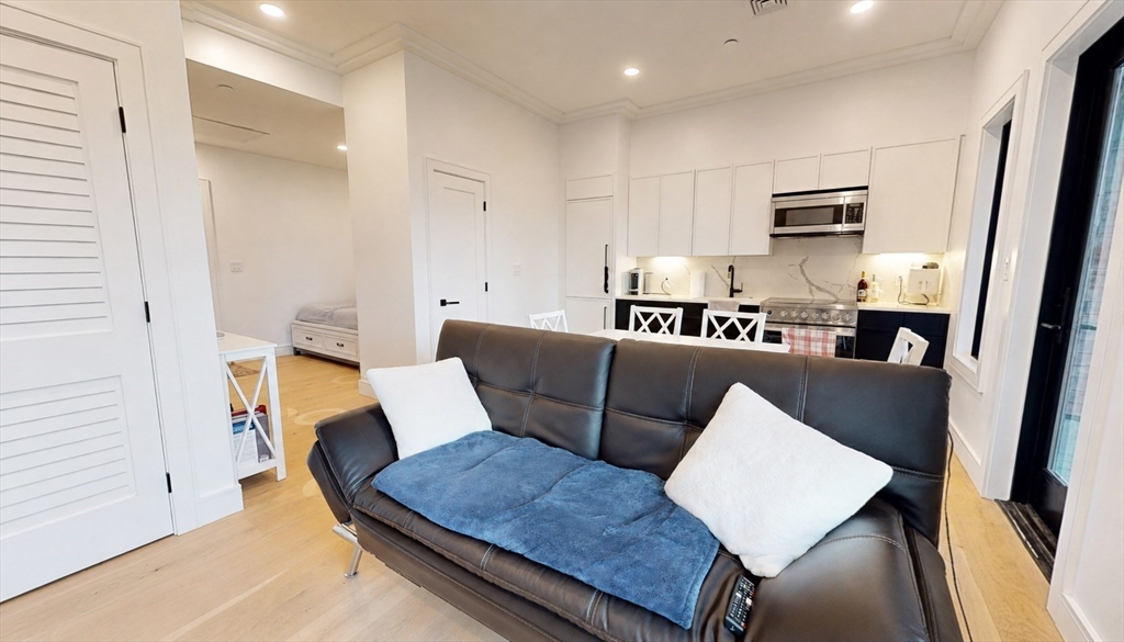 50 Leo M Birmingham Pkwy, Boston, Massachusetts, 1 Bedroom Bedrooms, 3 Rooms Rooms,1 BathroomBathrooms,Residential Lease,For Rent,Leo M Birmingham Pkwy,73513783