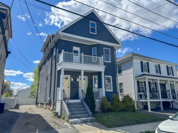 123-125 Laurel St, Malden, Massachusetts, 5 Bedrooms Bedrooms, 12 Rooms Rooms,4.5 BathroomsBathrooms,Residential Income,For Sale,Laurel St,73513772