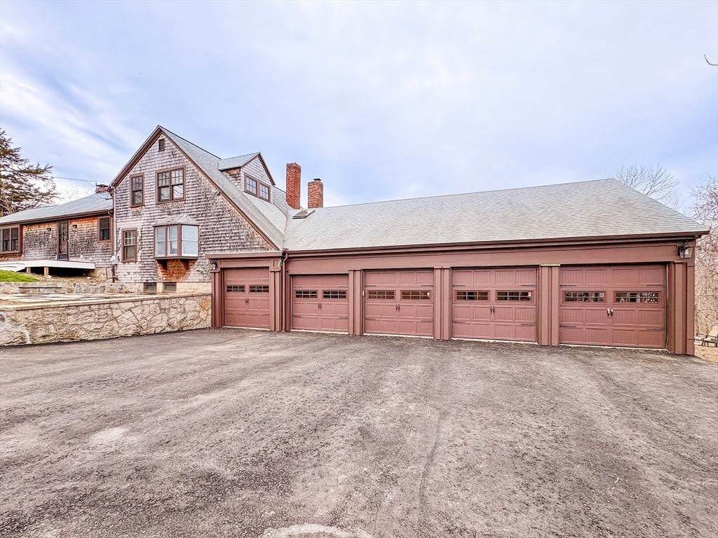 215 Sohier St, Cohasset, Massachusetts, 5 Bedrooms Bedrooms, 9 Rooms Rooms,4 BathroomsBathrooms,Residential Income,For Sale,Sohier St,73513821