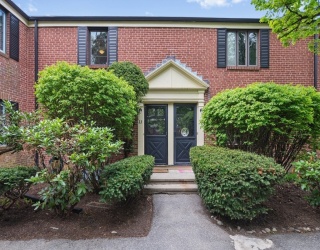 23 Pierce Rd, Watertown, Massachusetts, 2 Bedrooms Bedrooms, 5 Rooms Rooms,1 BathroomBathrooms,Residential,For Sale,Pierce Rd,73513831