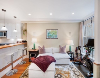 21 Cumberland St, Boston, Massachusetts, 1 Bedroom Bedrooms, 4 Rooms Rooms,1 BathroomBathrooms,Residential Lease,For Rent,Cumberland St,73513858