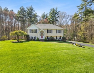 95 Eliab Latham Way, East Bridgewater, Massachusetts, 3 Bedrooms Bedrooms, 7 Rooms Rooms,2 BathroomsBathrooms,Residential,For Sale,Eliab Latham Way,73513874
