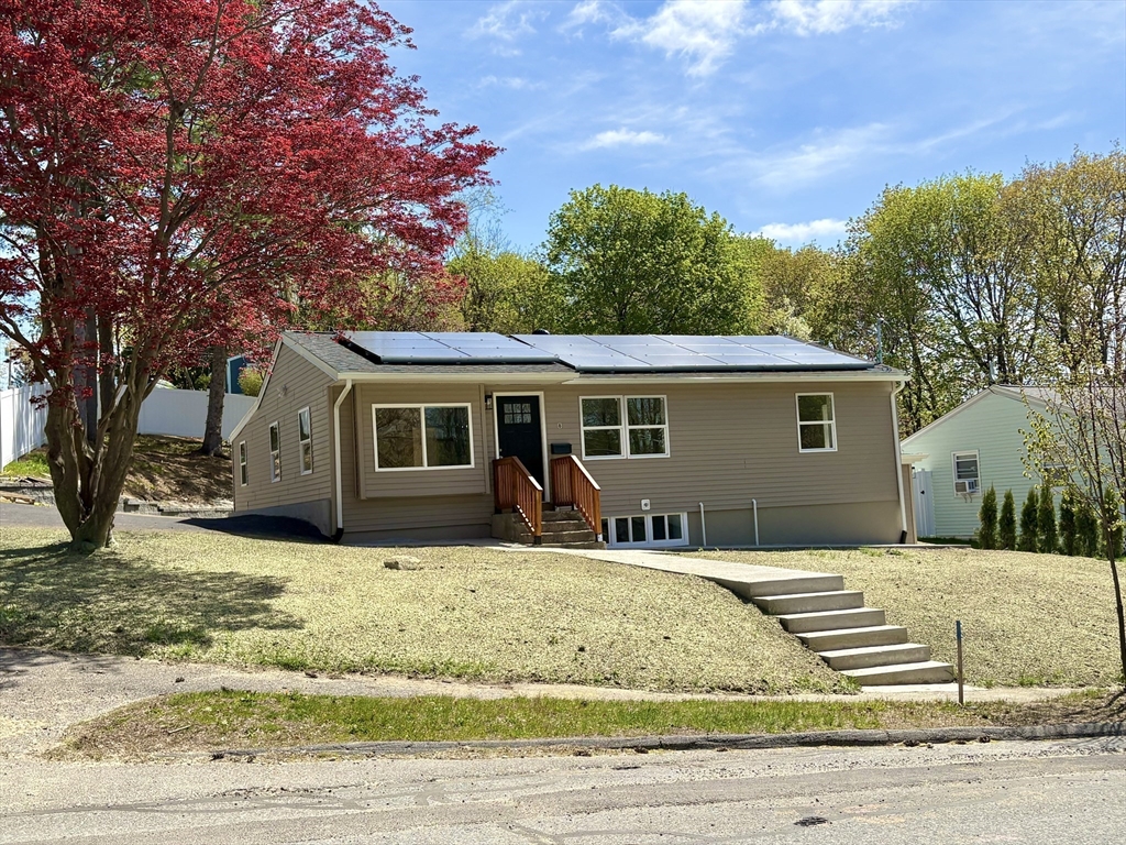 8 Sussex Ln, Worcester, Massachusetts, 4 Bedrooms Bedrooms, 7 Rooms Rooms,2 BathroomsBathrooms,Residential,For Sale,Sussex Ln,73513883