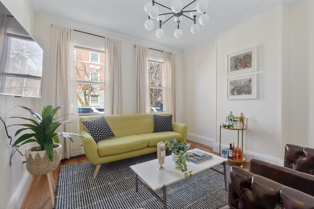 56 Spring St, Cambridge, Massachusetts, 2 Bedrooms Bedrooms, 4 Rooms Rooms,1 BathroomBathrooms,Residential Lease,For Rent,Spring St,73513889