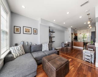 435 W 4th Street, Boston, Massachusetts, 2 Bedrooms Bedrooms, 5 Rooms Rooms,1.5 BathroomsBathrooms,Residential,For Sale,W 4th Street,73513893