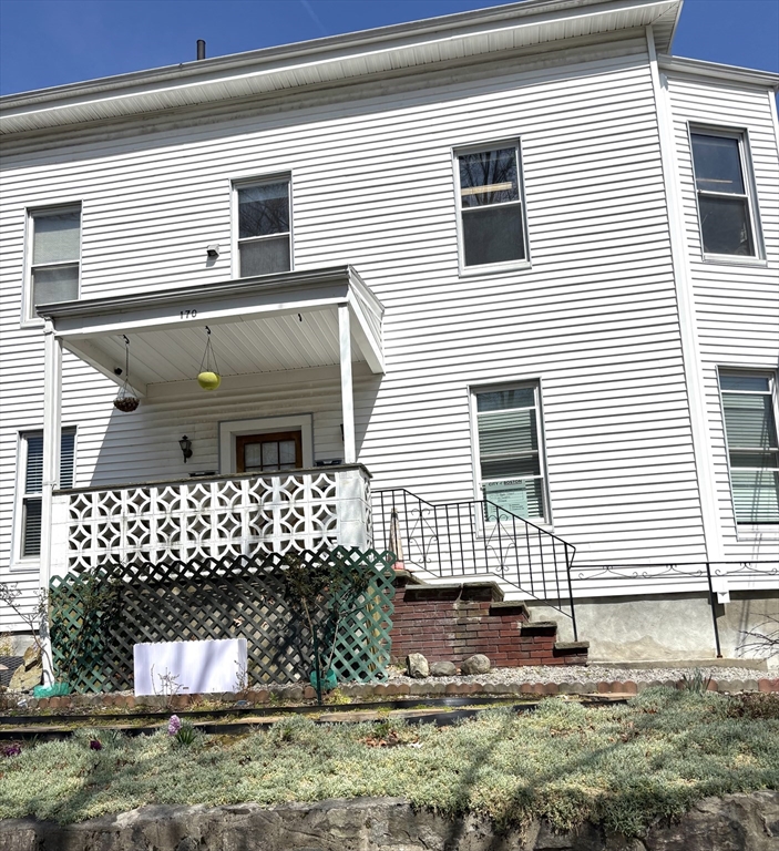 170 Poplar St, Boston, Massachusetts, 3 Bedrooms Bedrooms, 5 Rooms Rooms,2 BathroomsBathrooms,Residential Lease,For Rent,Poplar St,73513903