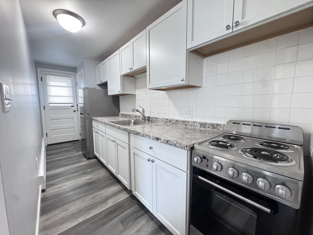 14 Curlew Rd, Quincy, Massachusetts, 1 Bedroom Bedrooms, 5 Rooms Rooms,1 BathroomBathrooms,Residential Lease,For Rent,Curlew Rd,73513909