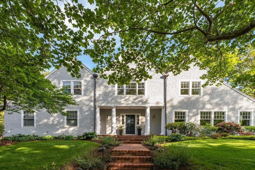 6 Hampton Rd, Lexington, Massachusetts, 5 Bedrooms Bedrooms, 12 Rooms Rooms,4.5 BathroomsBathrooms,Residential Lease,For Rent,Hampton Rd,73513925