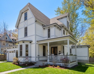 15 Sterling St, Newton, Massachusetts, 6 Bedrooms Bedrooms, 11 Rooms Rooms,5.5 BathroomsBathrooms,Residential,For Sale,Sterling St,73513767