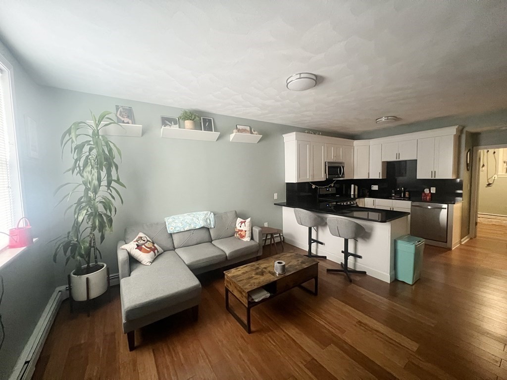 154 Sumner Street, Boston, Massachusetts, 1 Bedroom Bedrooms, 3 Rooms Rooms,1 BathroomBathrooms,Residential Lease,For Rent,Sumner Street,73513961