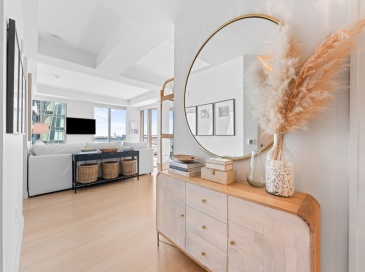 133 Seaport Blvd, Boston, Massachusetts, 2 Bedrooms Bedrooms, 4 Rooms Rooms,2.5 BathroomsBathrooms,Residential,For Sale,Seaport Blvd,73513881
