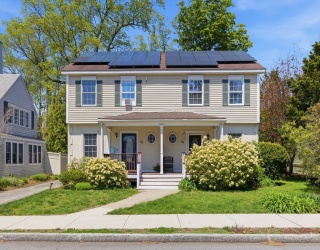 42 Nelson St, Framingham, Massachusetts, 2 Bedrooms Bedrooms, 5 Rooms Rooms,1.5 BathroomsBathrooms,Residential,For Sale,Nelson St,73513952
