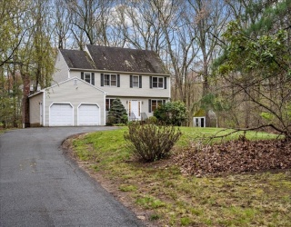 36 Chestnut St, Hopkinton, Massachusetts, 4 Bedrooms Bedrooms, 8 Rooms Rooms,2.5 BathroomsBathrooms,Residential,For Sale,Chestnut St,73513886