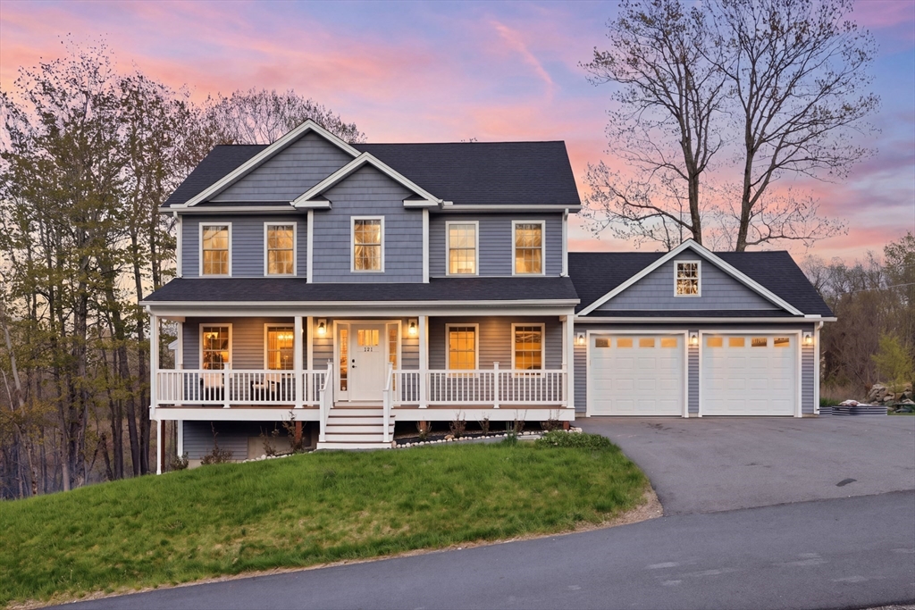 131 Damon Rd, Fitchburg, Massachusetts, 3 Bedrooms Bedrooms, 6 Rooms Rooms,2.5 BathroomsBathrooms,Residential,For Sale,Damon Rd,73514084