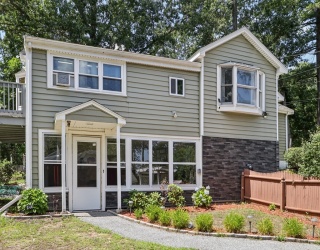 54 Oakwood Ave, Billerica, Massachusetts, 3 Bedrooms Bedrooms, 7 Rooms Rooms,1 BathroomBathrooms,Residential,For Sale,Oakwood Ave,73514121