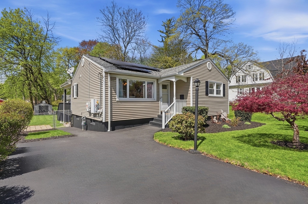 7 Park Villa Avenue, Worcester, Massachusetts, 3 Bedrooms Bedrooms, 7 Rooms Rooms,1.5 BathroomsBathrooms,Residential,For Sale,Park Villa Avenue,73514188
