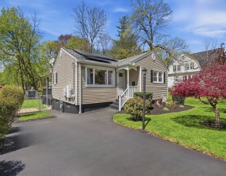 7 Park Villa Avenue, Worcester, Massachusetts, 3 Bedrooms Bedrooms, 7 Rooms Rooms,1.5 BathroomsBathrooms,Residential,For Sale,Park Villa Avenue,73514188